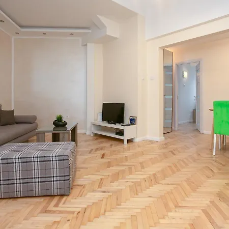 Grand Centre Apartment *